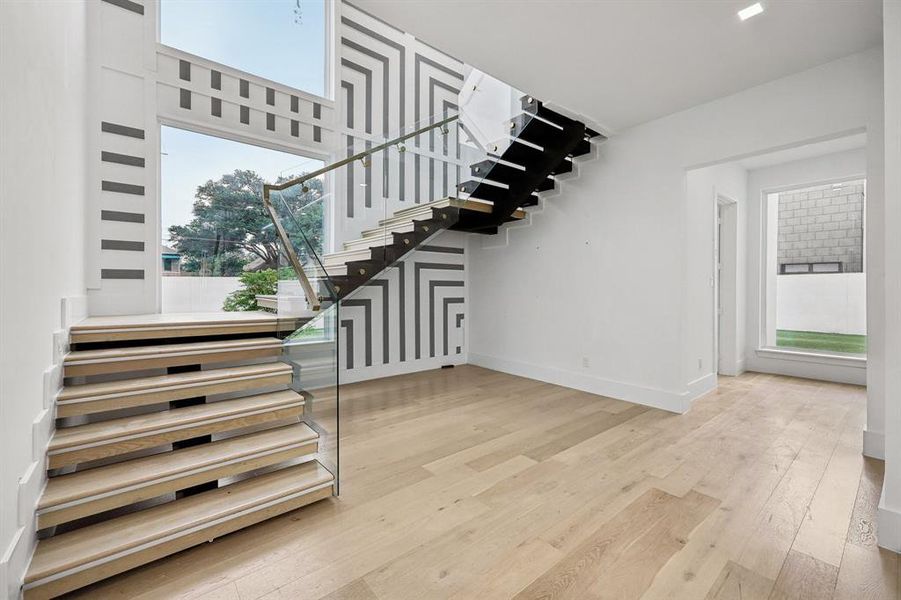 Spacious, unfurnished interior of a new home in , Dallas (Image 21).