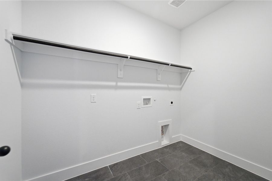 Spacious, unfurnished interior of a new home in Heartland, Crandall (Image 26).