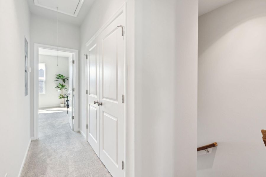 Spacious, unfurnished interior of a new home in , Summerville (Image 24).