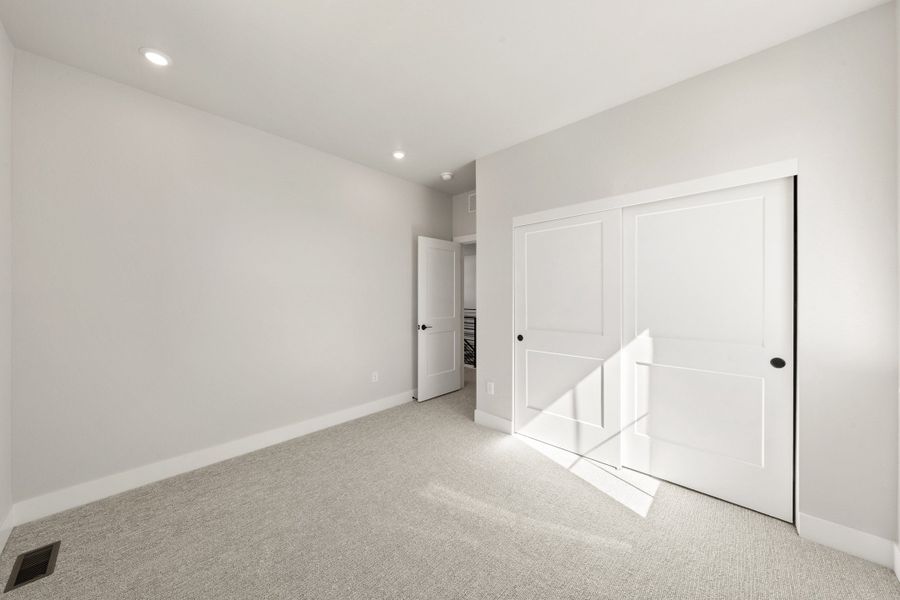 Spacious, unfurnished interior of a new home in Trumark Homes at Sterling Ranch, Littleton (Image 16).