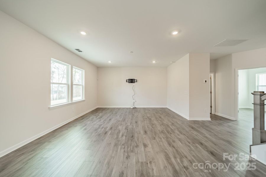 Spacious, unfurnished interior of a new home in Stewarts Landing, Charlotte (Image 30).