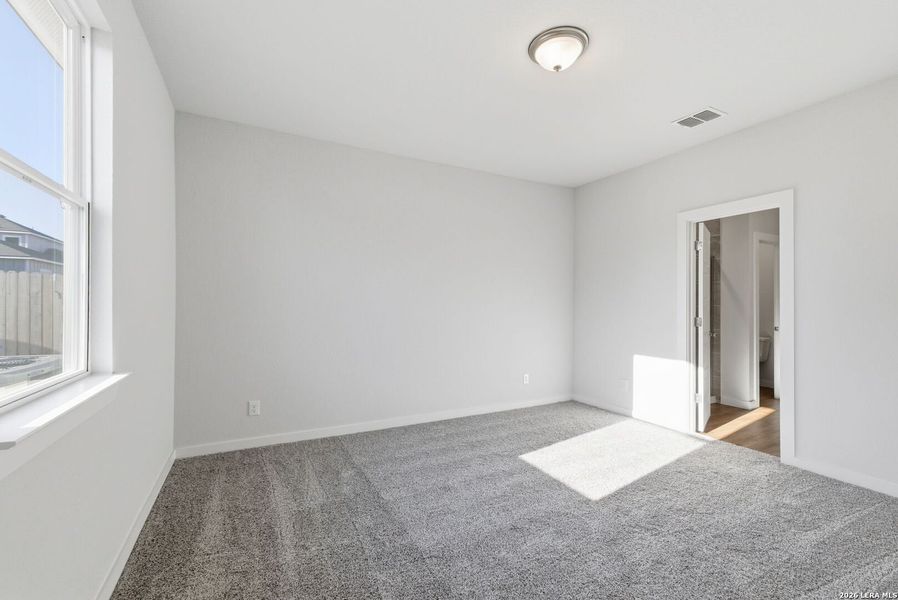 Spacious, unfurnished interior of a new home in , New Braunfels (Image 32).