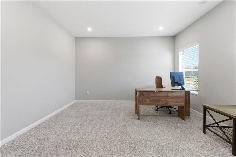 Furnished interior view inside a new home in Twin Lakes, Hoschton (Image 27).
