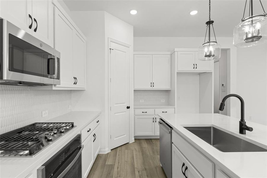 6435 Baritone  Kitchen 3