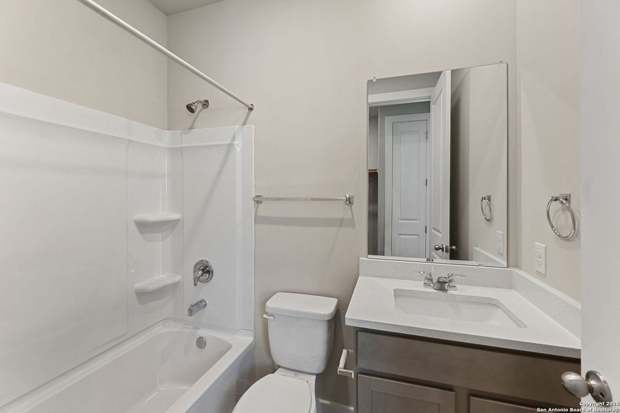 Furnished interior view inside a new home in Highland Ridge, New Braunfels (Image 4).