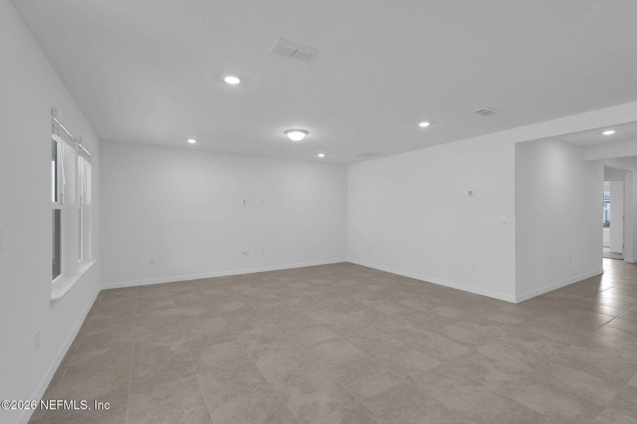 Spacious, unfurnished interior of a new home in Wells Landing, Jacksonville (Image 11).