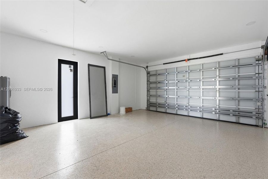 Spacious, unfurnished interior of a new home in , Cape Coral (Image 35). Spacious, unfurnished interior of a new home in , Cape Coral (Image 35).