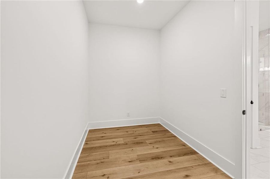 Spacious, unfurnished interior of a new home in , Jefferson (Image 21).