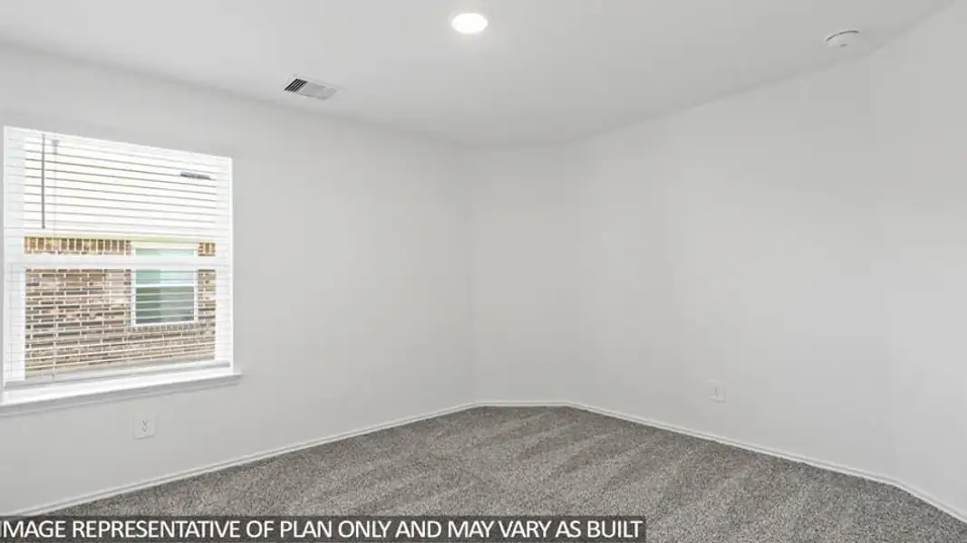 Representative unfurnished interior of a home built from the Samuel by D.R. Horton in Indian Springs, Crosby (Image 16).