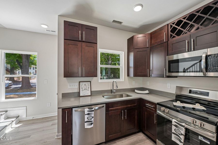 12-web-or-mls-N Ireland St-S1806-012