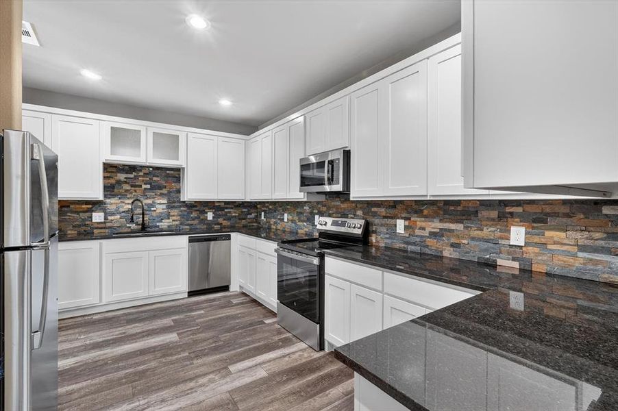 Furnished interior view inside a new home in , Waxahachie (Image 9).
