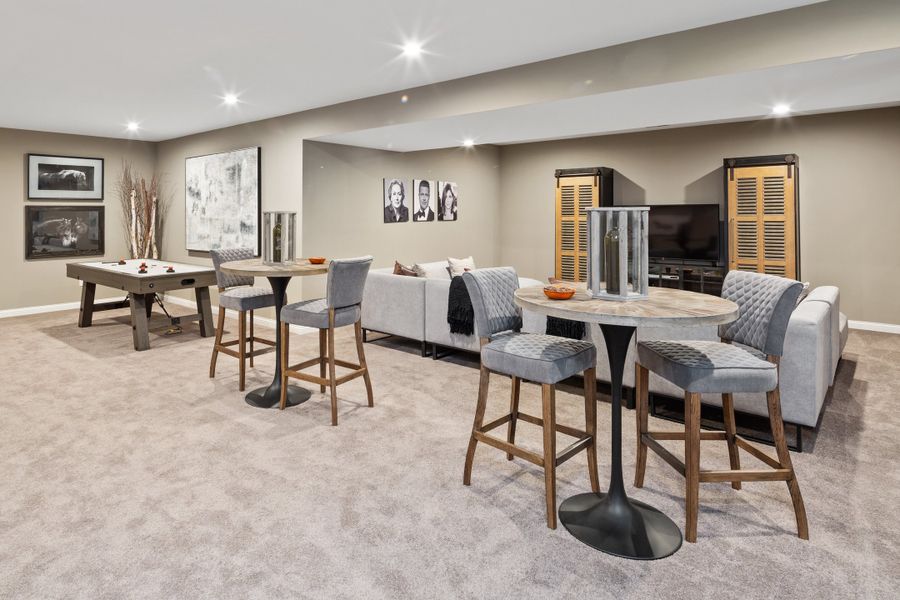 Representative furnished interior of a home built from the Everett by Fischer Homes in Stonehaven, Winder (Image 31).