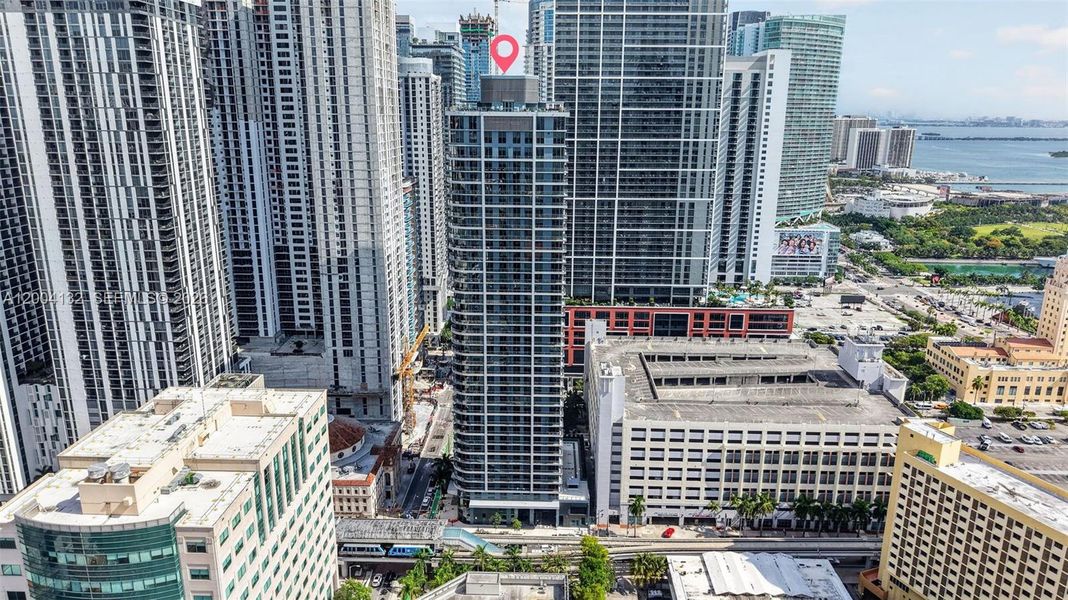 Condo located in Miami, FL showcasing its design and architecture (Image 28).