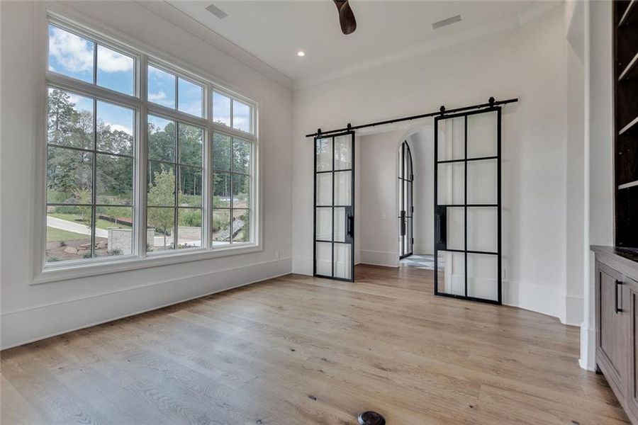 Spacious, unfurnished interior of a new home in , Alpharetta (Image 85).
