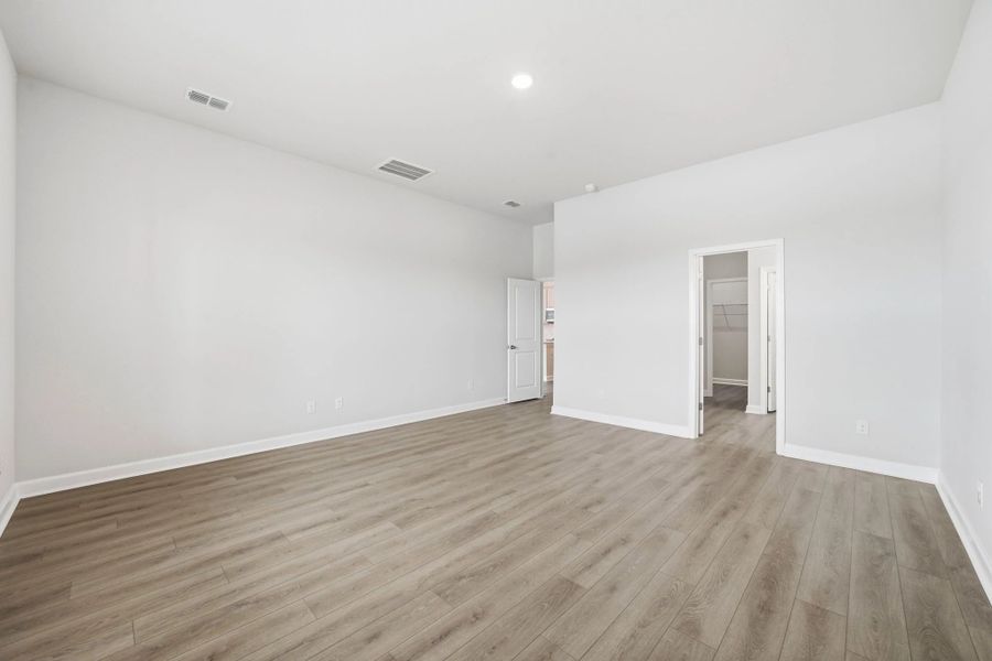 Spacious, unfurnished interior of a new home in Blue Heron Retreat, Little River (Image 15).