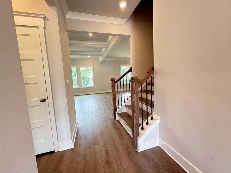 Spacious, unfurnished interior of a new home in Ponderosa Farms Manor, Gainesville (Image 18).