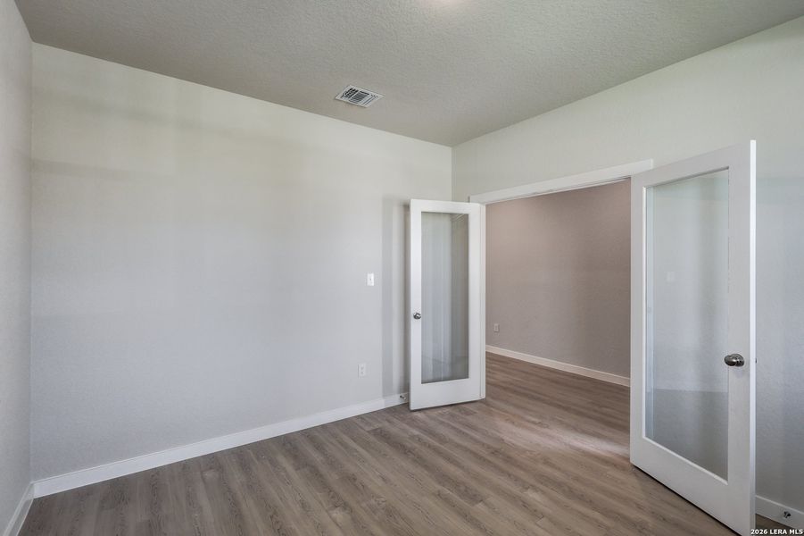 Spacious, unfurnished interior of a new home in Hiddenbrooke, Seguin (Image 19).