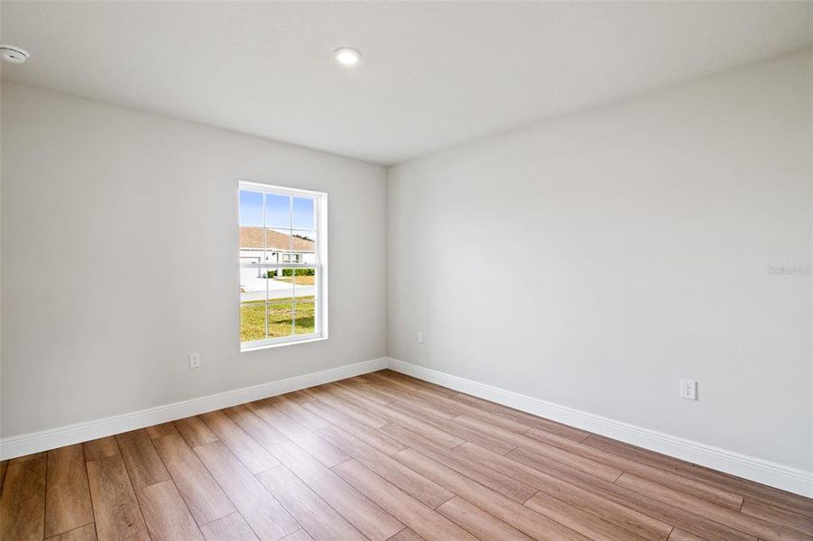 Spacious, unfurnished interior of a new home in , Ocala (Image 17).