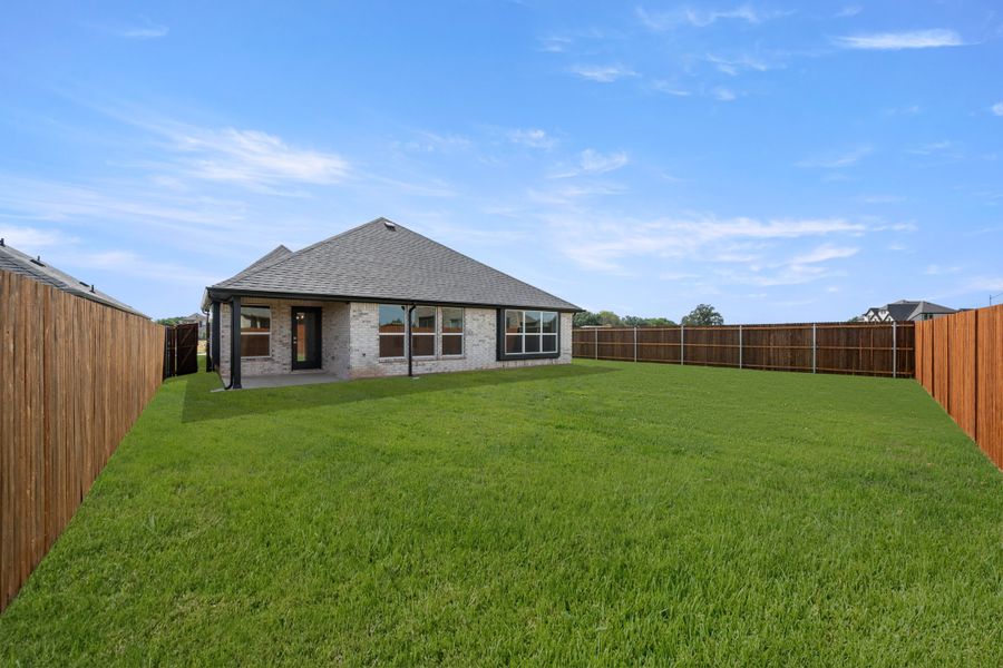 Exterior details and patio area of a home in El Dorado, Granbury (Image 19). Exterior details and patio area of a home in El Dorado, Granbury (Image 19).