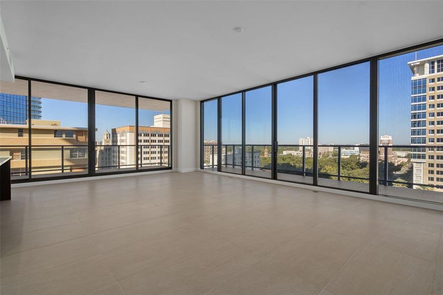 Spacious, unfurnished interior of a new home in , St. Petersburg (Image 15).