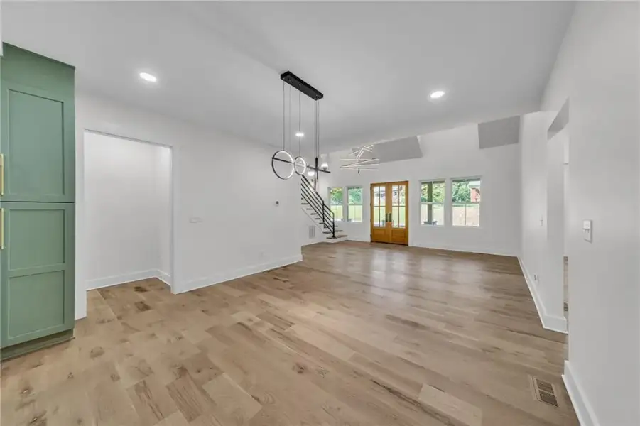 Spacious, unfurnished interior of a new home in , College Park (Image 35).