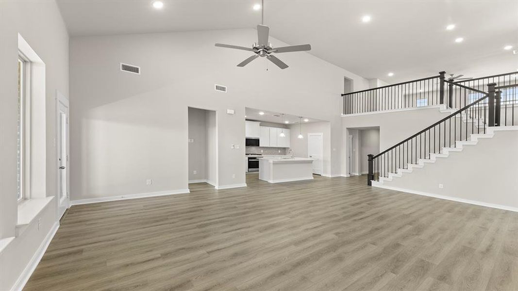 12. 1315 Burgess - Family (2)