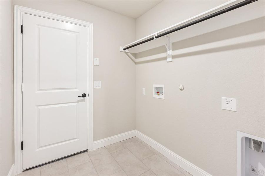 Image 37 of a home in East Oak Creek 50-55.