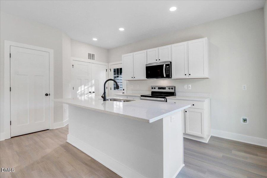 32-106 W Church St-32