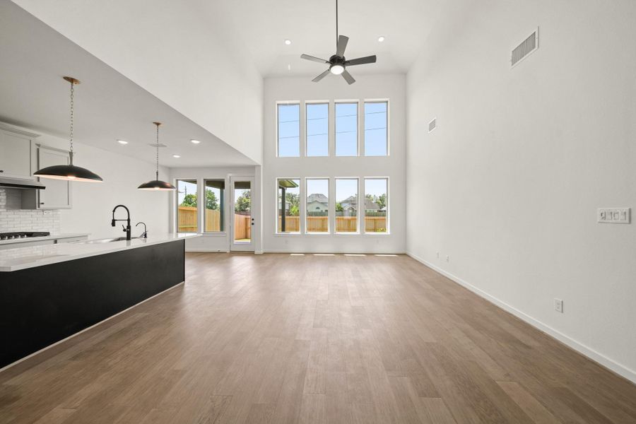 Spacious, unfurnished interior of a new home in Sienna Village of Anderson Springs 50', Missouri City (Image 14). Spacious, unfurnished interior of a new home in Sienna Village of Anderson Springs 50', Missouri City (Image 14).