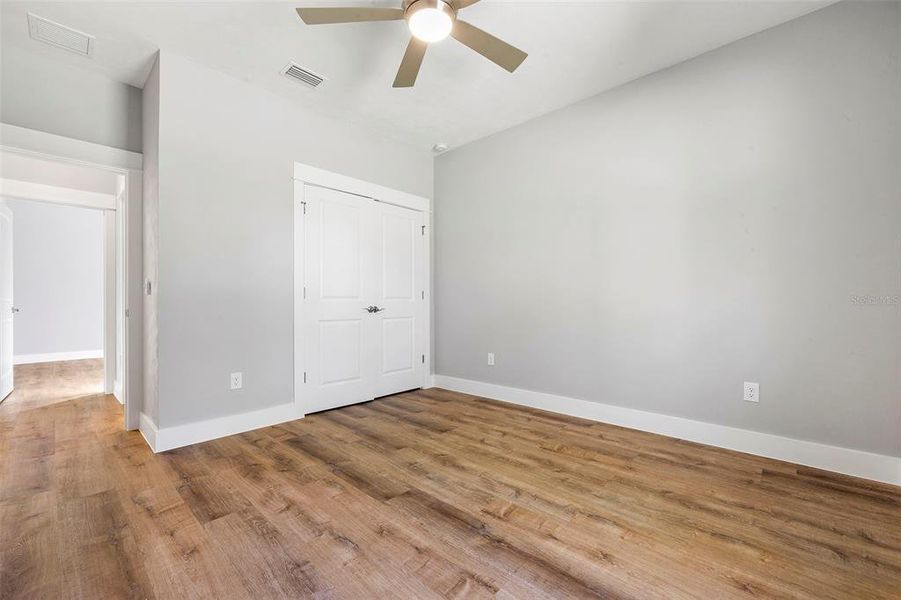 Spacious, unfurnished interior of a new home in , Live Oak (Image 25).