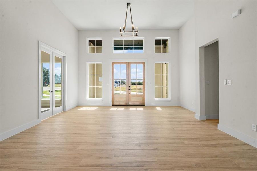Spacious, unfurnished interior of a new home in , Burleson (Image 28). Spacious, unfurnished interior of a new home in , Burleson (Image 28).