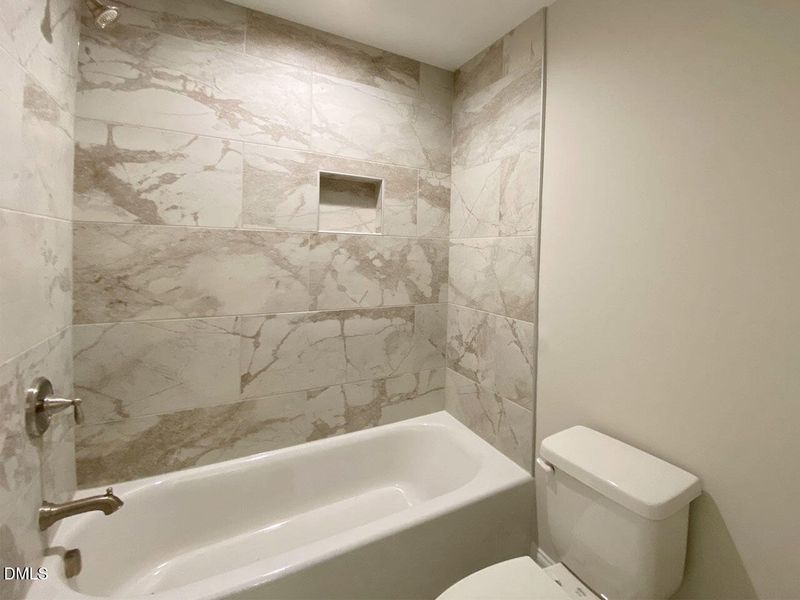 LV18 Hall Shower LV18 Hall Shower