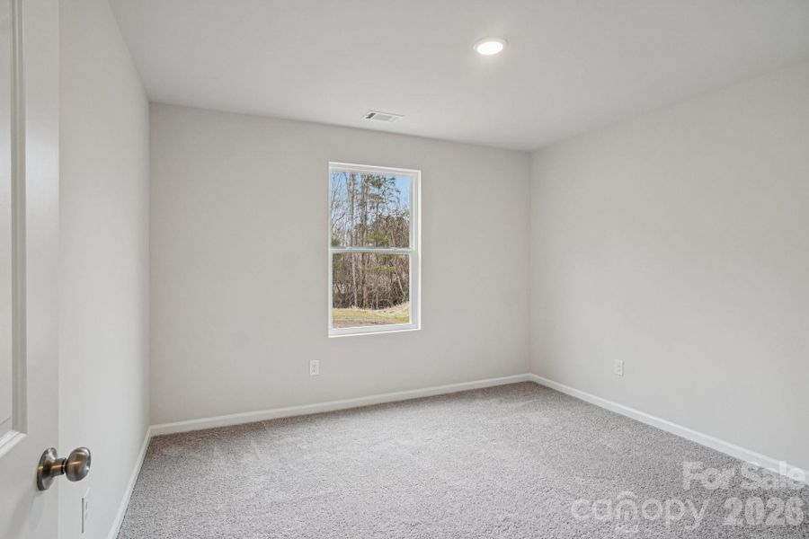 Spacious, unfurnished interior of a new home in Frey Creek, Spartanburg (Image 28).