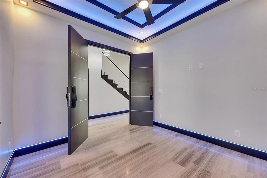 Spacious, unfurnished interior of a new home in , Apollo Beach (Image 82).