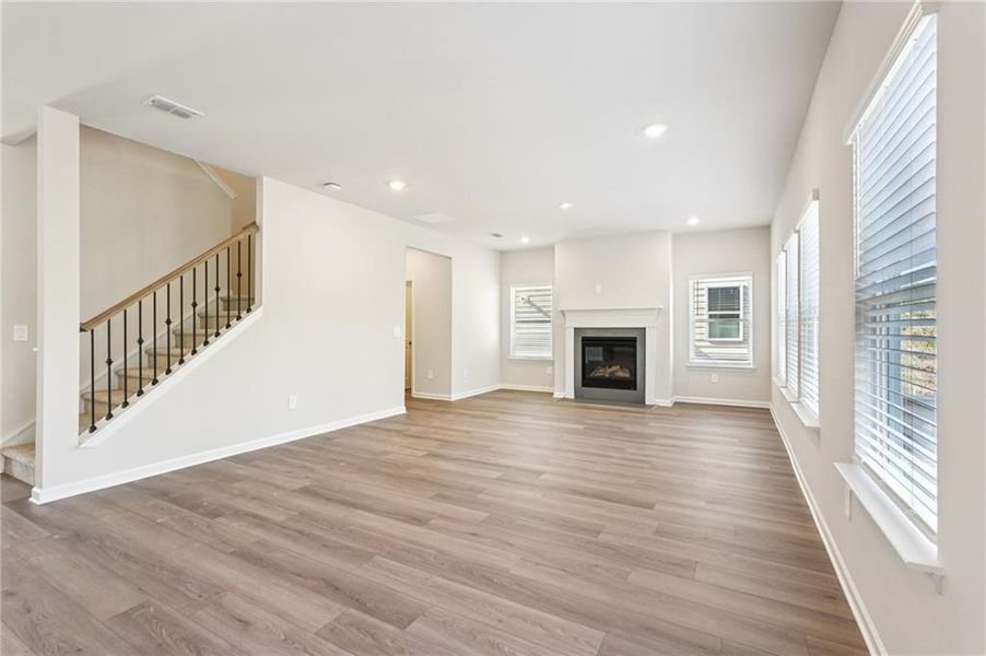 Spacious, unfurnished interior of a new home in Ivey Township, Dallas (Image 46).