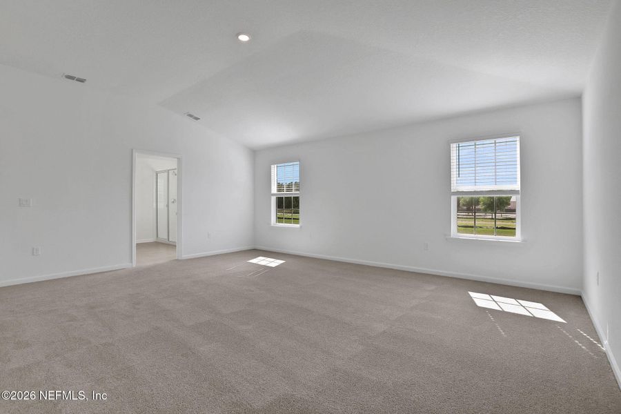 Spacious, unfurnished interior of a new home in Amberly, Green Cove Springs (Image 33).