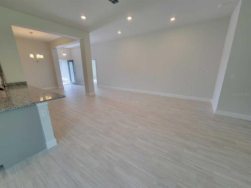 Spacious, unfurnished interior of a new home in Ocala Crossings South, Ocala (Image 11).