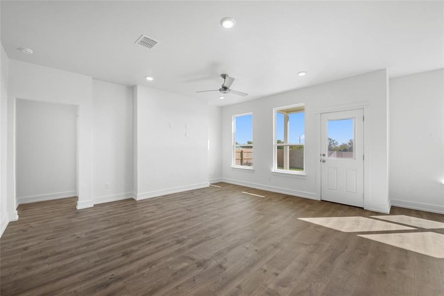 Please note: These interior photos are not of the actual home but are of a completed one with a similar floor plan. Finishes, features, and layouts may vary. Please note: These interior photos are not of the actual home but are of a completed one with a similar floor plan. Finishes, features, and layouts may vary.