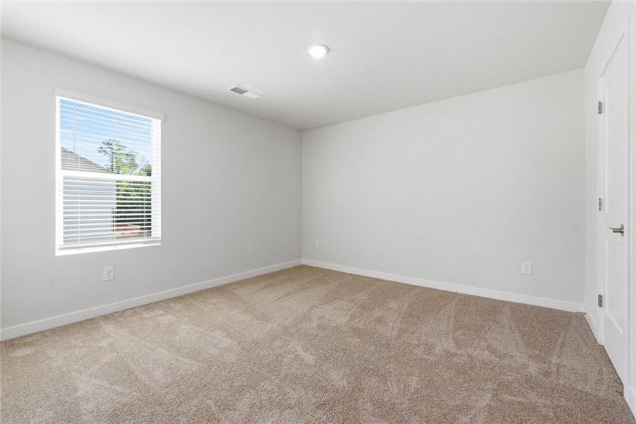 Spacious, unfurnished interior of a new home in Creekbend Overlook, South Fulton (Image 17).
