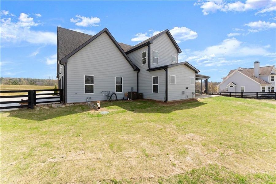 Exterior details and patio area of a home in , Dawsonville (Image 21).