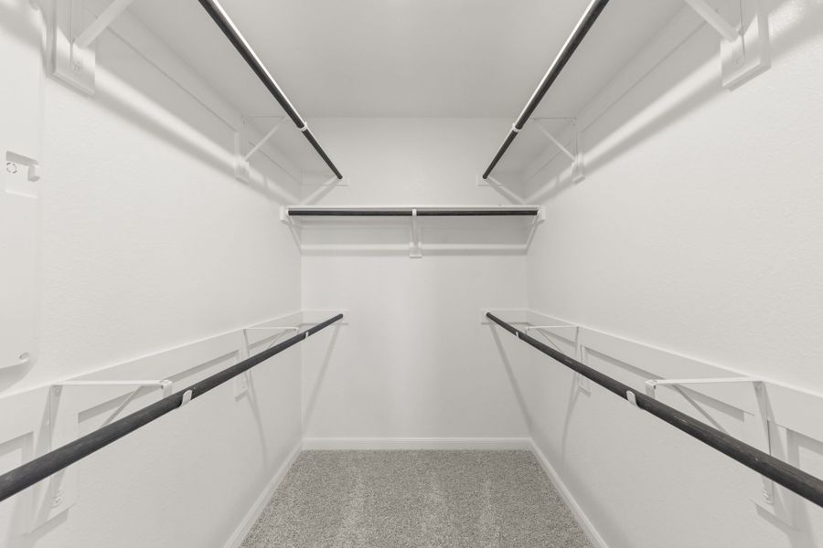 Spacious, unfurnished interior of a new home in Town Park, Princeton (Image 15).