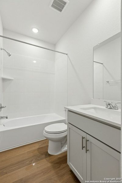 Furnished interior view inside a new home in Mayfair, New Braunfels (Image 6).