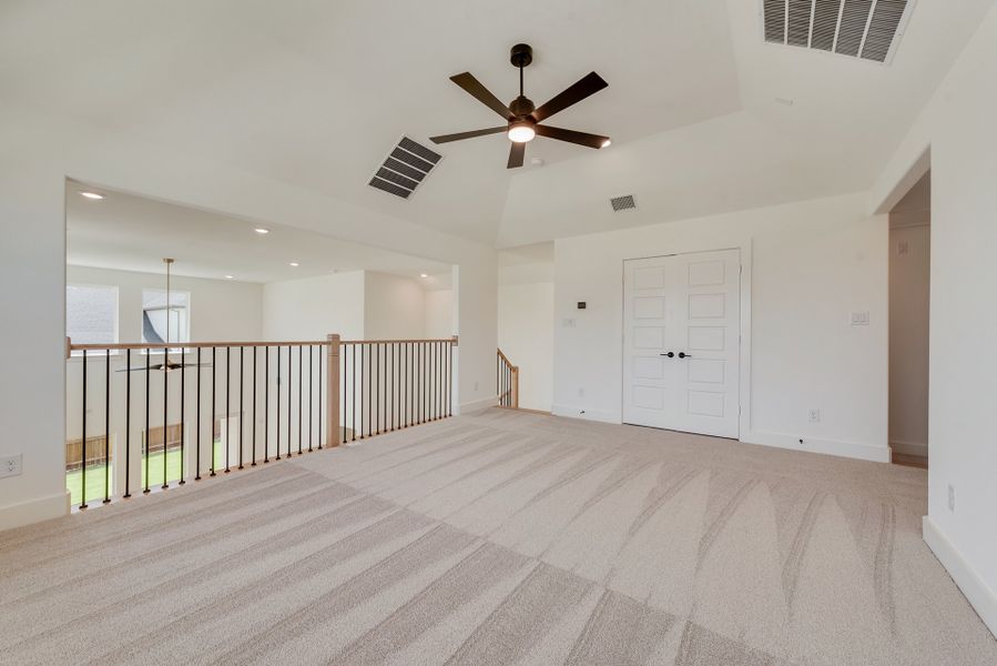Spacious, unfurnished interior of a new home in Estates at Rockhill, Oak Point (Image 30).