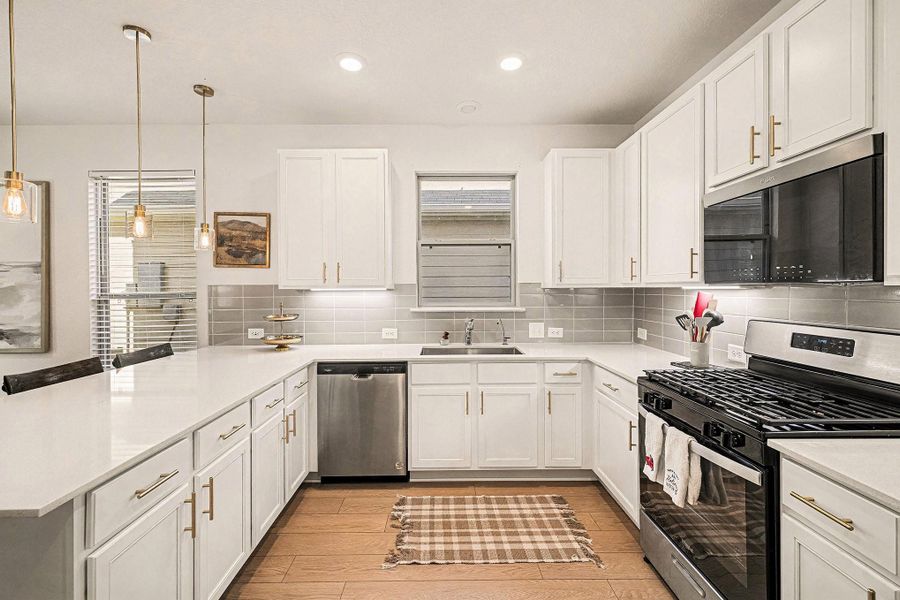 Furnished interior view inside a new home in , Tomball (Image 16).