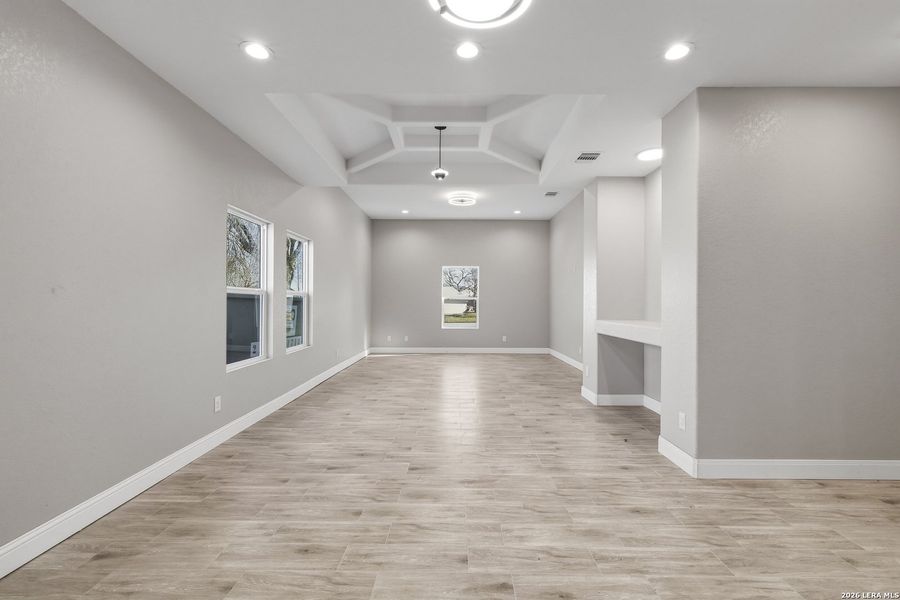 Spacious, unfurnished interior of a new home in , San Antonio (Image 18).