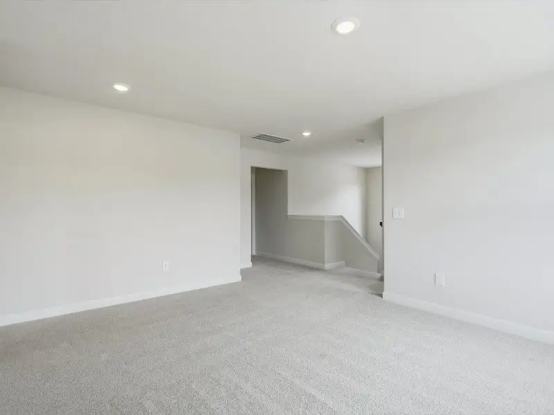 Spacious, unfurnished interior of a new home in Creek Ridge - Signature Collection, Spartanburg (Image 12).