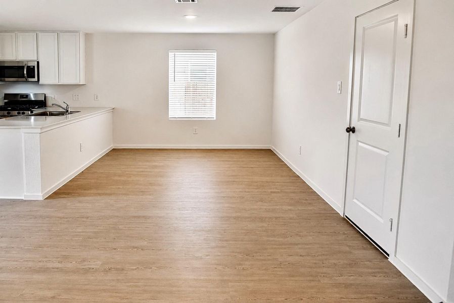 Spacious, unfurnished interior of a new home in Meadow Park, Conroe (Image 21). Spacious, unfurnished interior of a new home in Meadow Park, Conroe (Image 21).