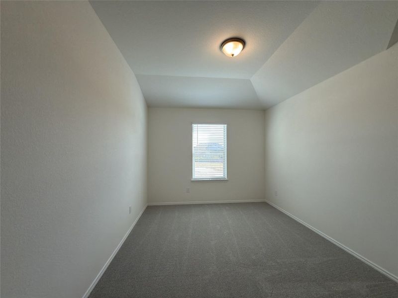 Spacious, unfurnished interior of a new home in River Bluff, Leander (Image 26).
