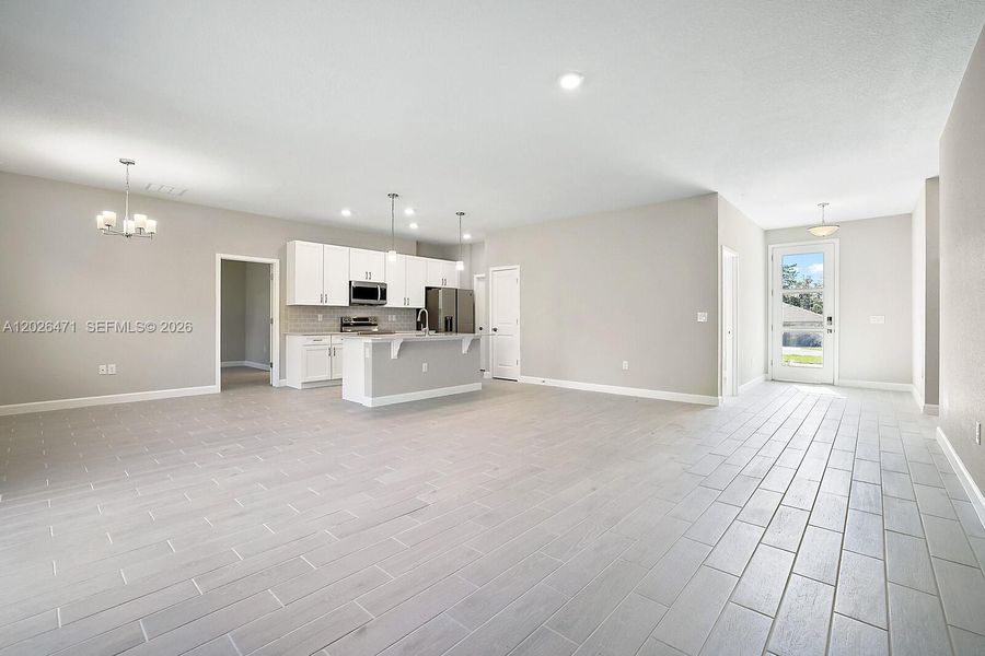 Spacious, unfurnished interior of a new home in , Palm Bay (Image 17).