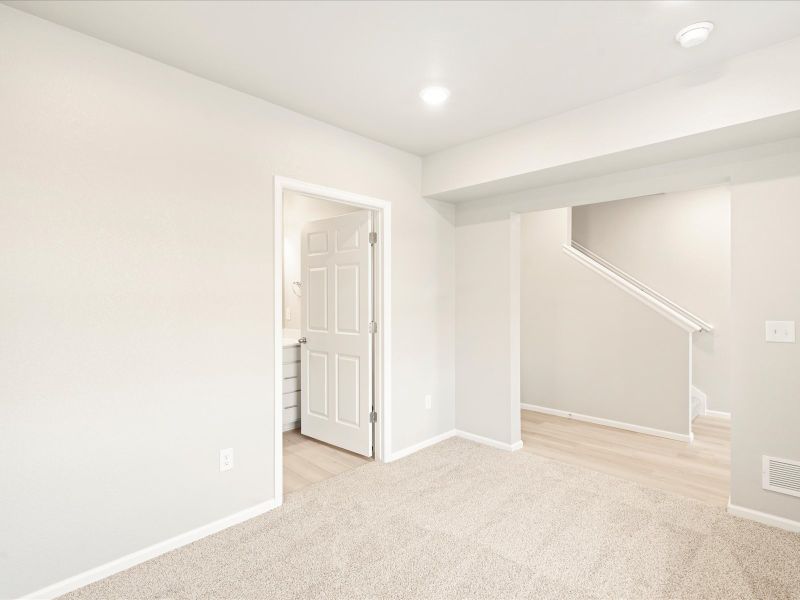 Spacious, unfurnished interior of a new home in Three Hills, Morrison (Image 10).